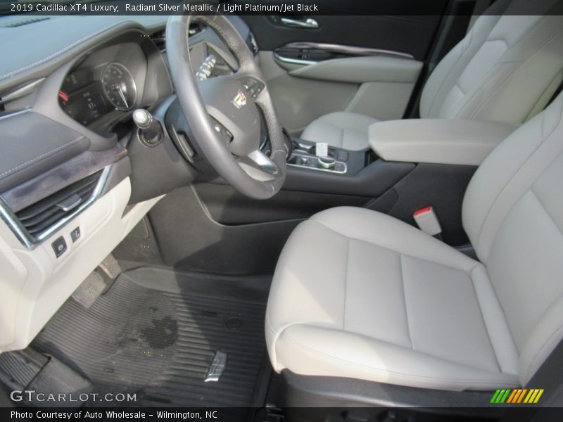 Radiant Silver Metallic / Light Platinum/Jet Black 2019 Cadillac XT4 Luxury