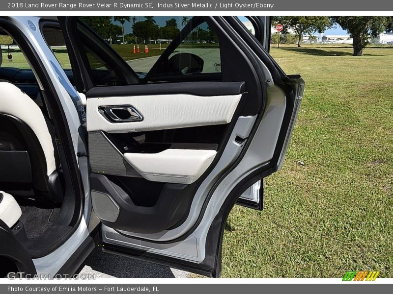 Indus Silver Metallic / Light Oyster/Ebony 2018 Land Rover Range Rover Velar R Dynamic SE