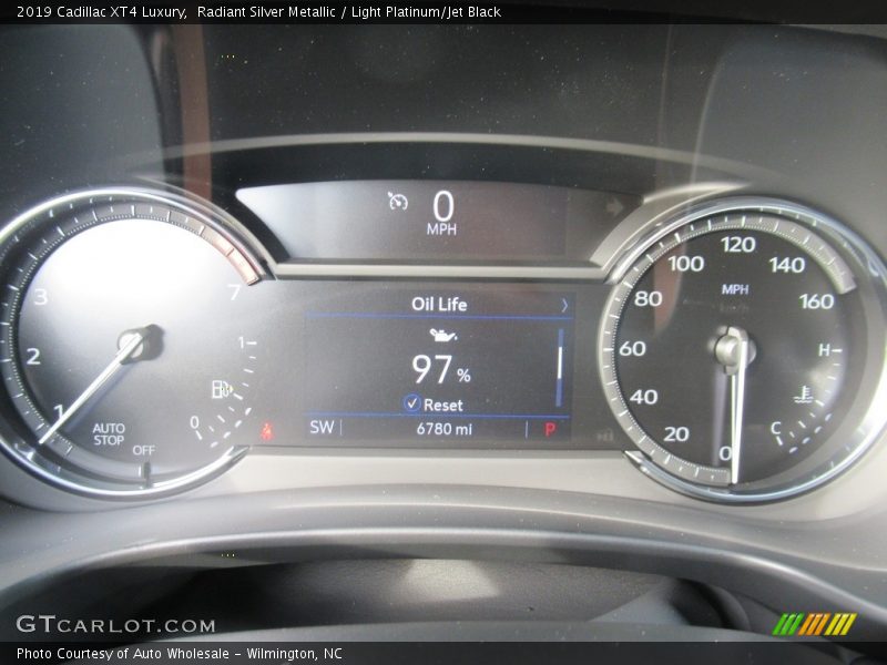 Radiant Silver Metallic / Light Platinum/Jet Black 2019 Cadillac XT4 Luxury
