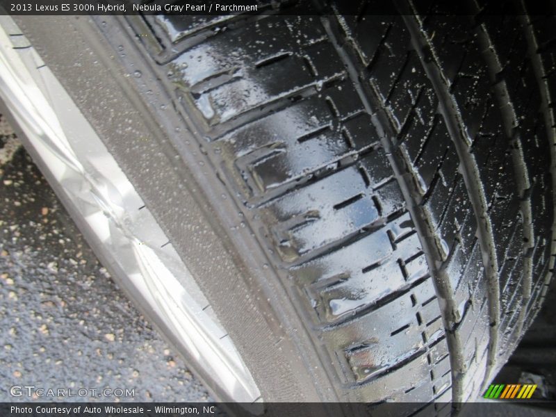 Nebula Gray Pearl / Parchment 2013 Lexus ES 300h Hybrid