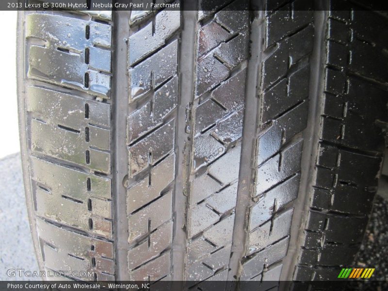 Nebula Gray Pearl / Parchment 2013 Lexus ES 300h Hybrid