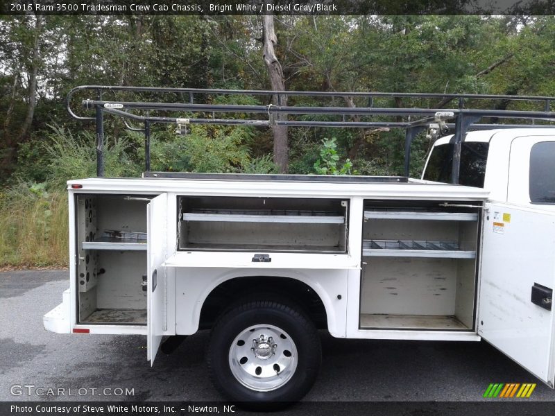 Bright White / Diesel Gray/Black 2016 Ram 3500 Tradesman Crew Cab Chassis