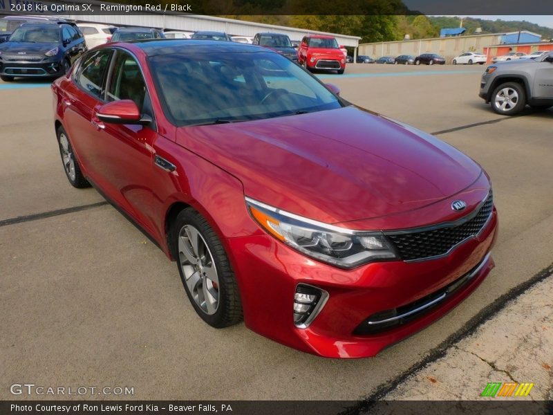 Front 3/4 View of 2018 Optima SX