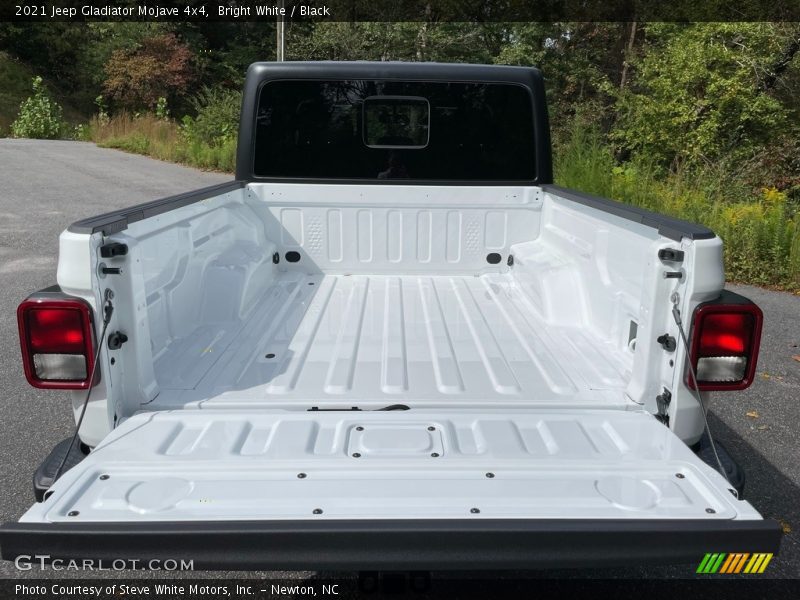 Bright White / Black 2021 Jeep Gladiator Mojave 4x4