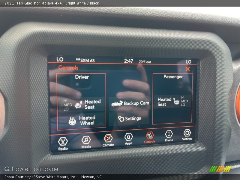 Controls of 2021 Gladiator Mojave 4x4