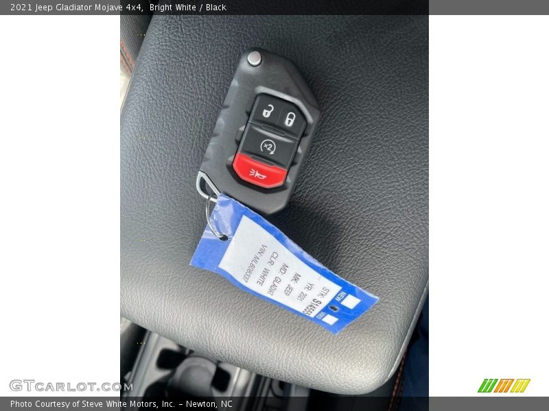 Bright White / Black 2021 Jeep Gladiator Mojave 4x4