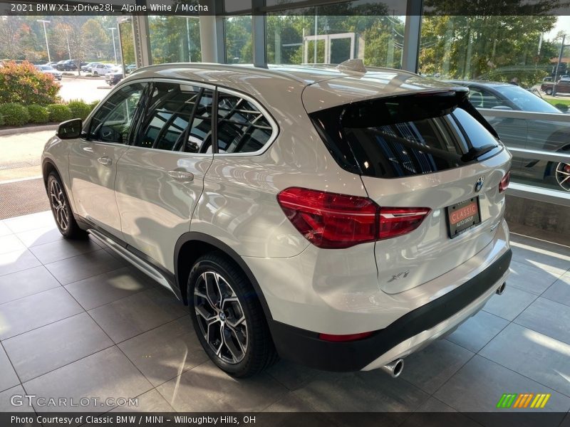 Alpine White / Mocha 2021 BMW X1 xDrive28i