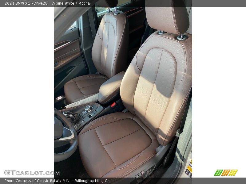 Alpine White / Mocha 2021 BMW X1 xDrive28i