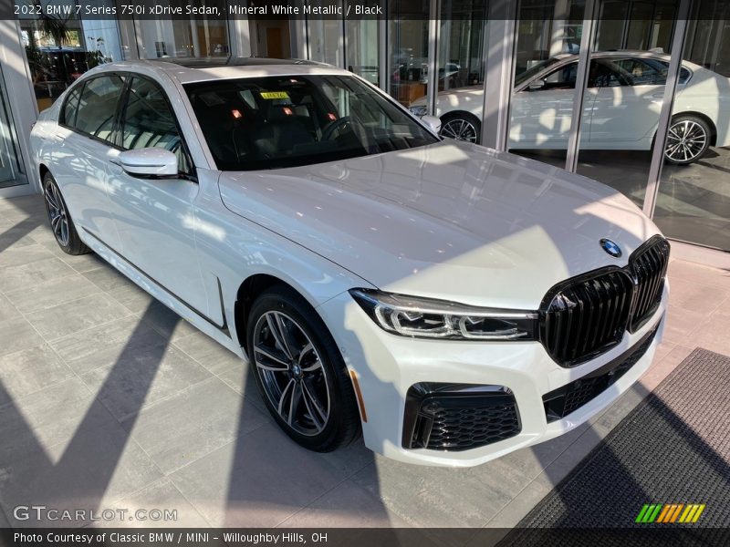 Mineral White Metallic / Black 2022 BMW 7 Series 750i xDrive Sedan