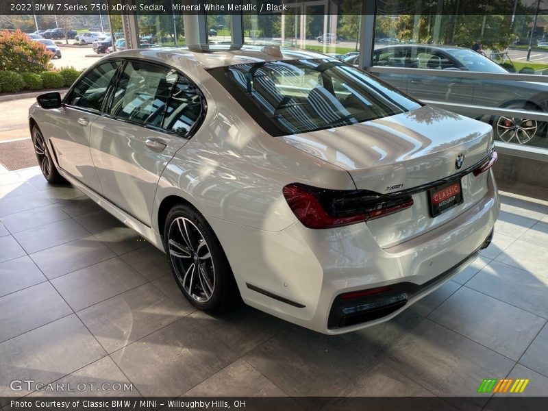Mineral White Metallic / Black 2022 BMW 7 Series 750i xDrive Sedan