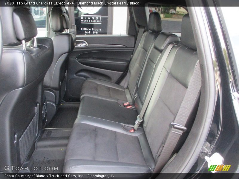 Diamond Black Crystal Pearl / Black 2020 Jeep Grand Cherokee Laredo 4x4