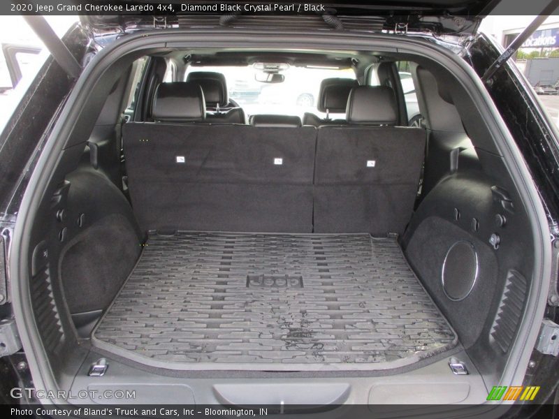 Diamond Black Crystal Pearl / Black 2020 Jeep Grand Cherokee Laredo 4x4