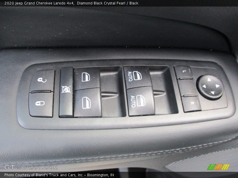 Diamond Black Crystal Pearl / Black 2020 Jeep Grand Cherokee Laredo 4x4