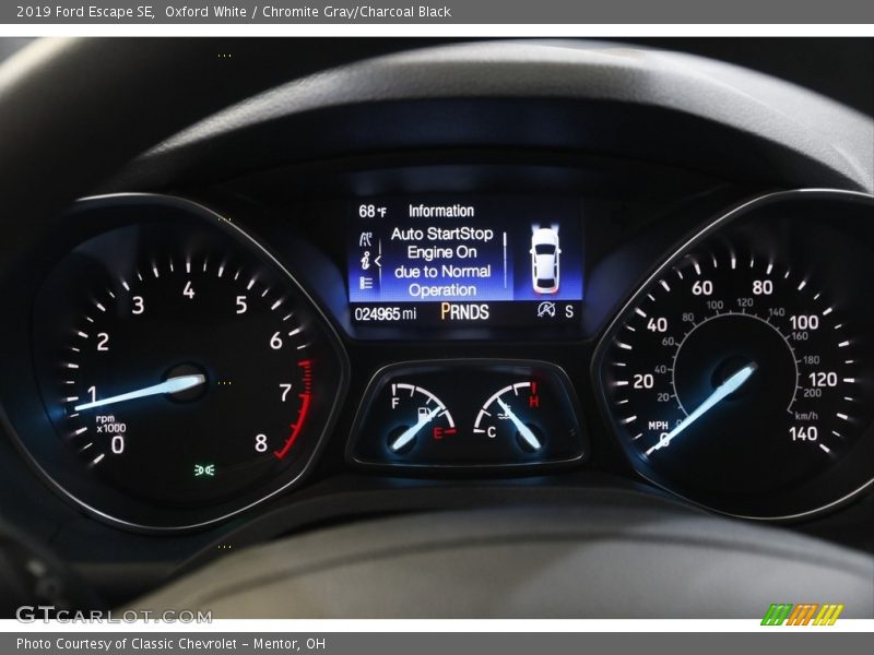 Oxford White / Chromite Gray/Charcoal Black 2019 Ford Escape SE