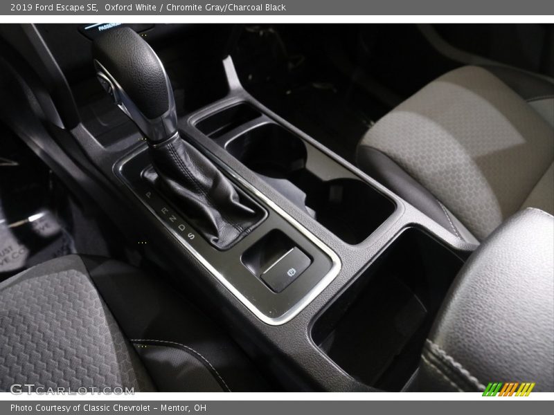 Oxford White / Chromite Gray/Charcoal Black 2019 Ford Escape SE