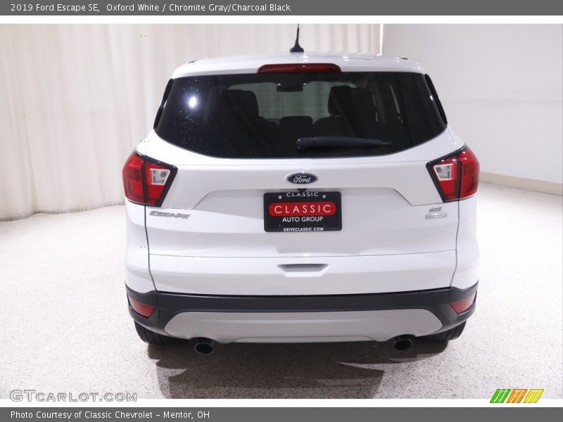 Oxford White / Chromite Gray/Charcoal Black 2019 Ford Escape SE