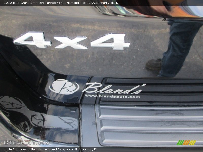Diamond Black Crystal Pearl / Black 2020 Jeep Grand Cherokee Laredo 4x4