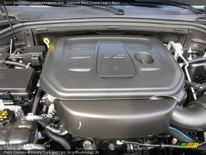 Diamond Black Crystal Pearl / Black 2020 Jeep Grand Cherokee Laredo 4x4