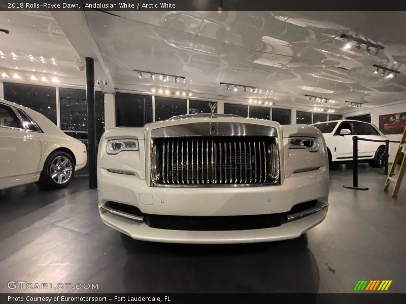 Andalusian White / Arctic White 2018 Rolls-Royce Dawn