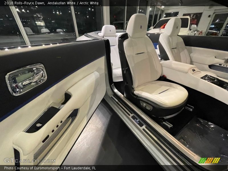 Andalusian White / Arctic White 2018 Rolls-Royce Dawn