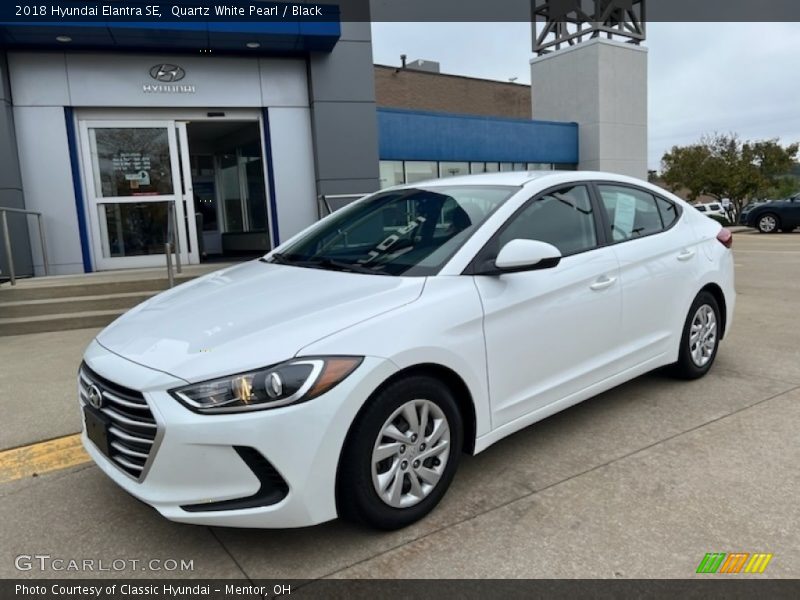 Quartz White Pearl / Black 2018 Hyundai Elantra SE