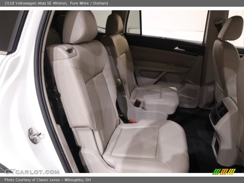 Pure White / Shetland 2018 Volkswagen Atlas SE 4Motion