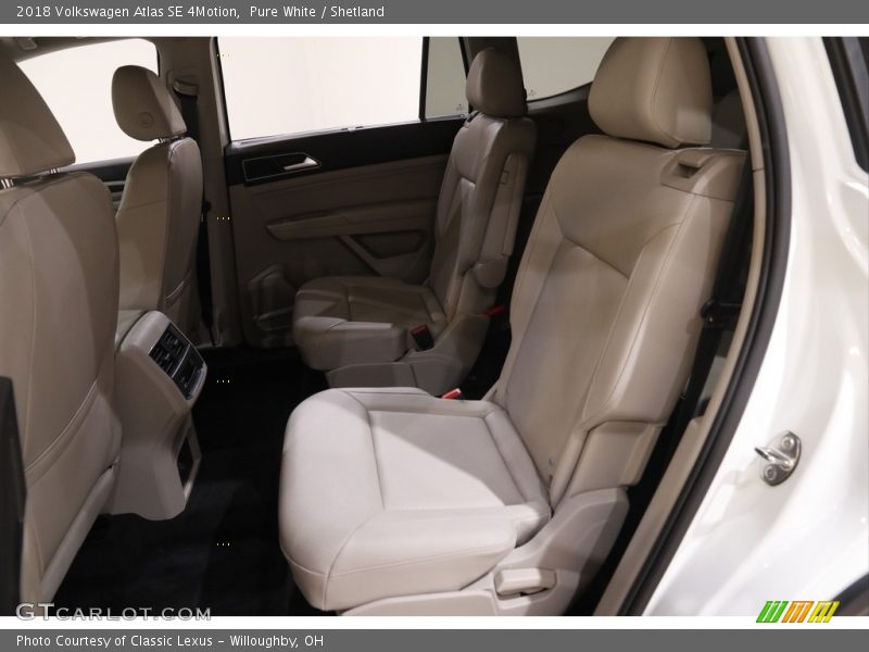 Pure White / Shetland 2018 Volkswagen Atlas SE 4Motion