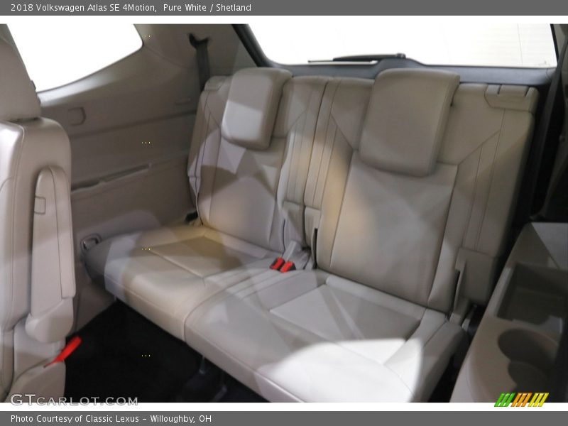 Pure White / Shetland 2018 Volkswagen Atlas SE 4Motion