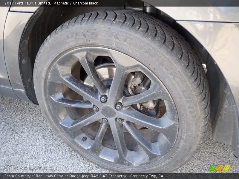 Magnetic / Charcoal Black 2017 Ford Taurus Limited
