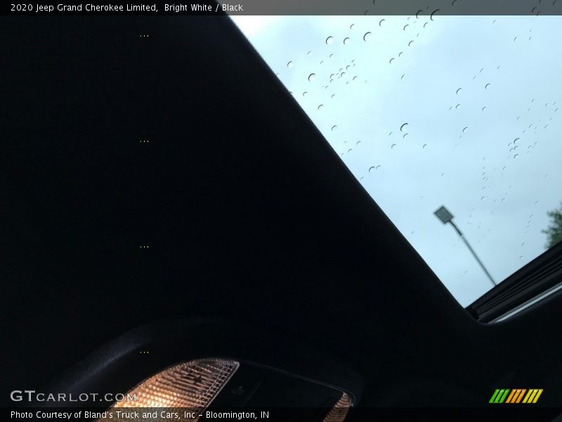 Bright White / Black 2020 Jeep Grand Cherokee Limited