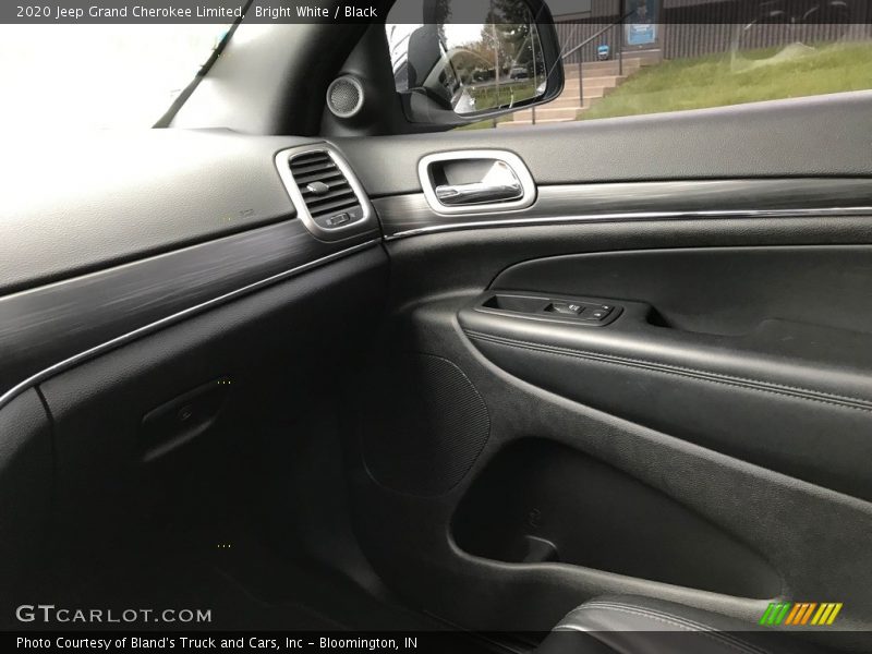 Bright White / Black 2020 Jeep Grand Cherokee Limited