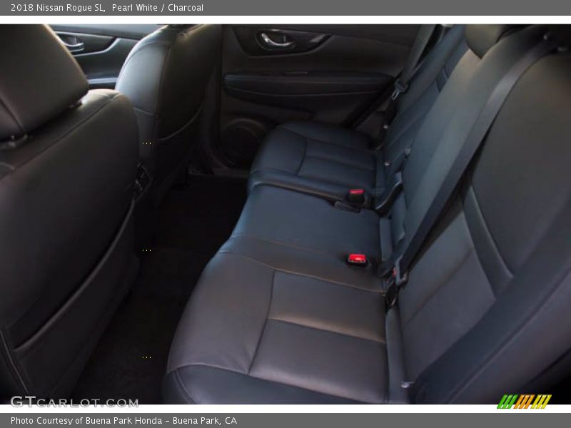 Pearl White / Charcoal 2018 Nissan Rogue SL