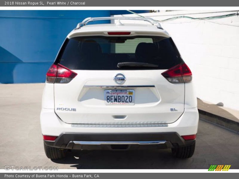 Pearl White / Charcoal 2018 Nissan Rogue SL