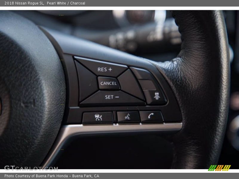 Pearl White / Charcoal 2018 Nissan Rogue SL
