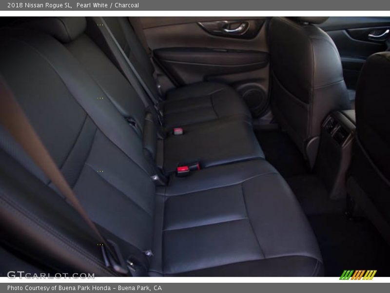 Pearl White / Charcoal 2018 Nissan Rogue SL