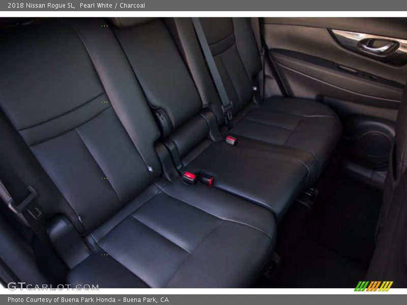 Pearl White / Charcoal 2018 Nissan Rogue SL