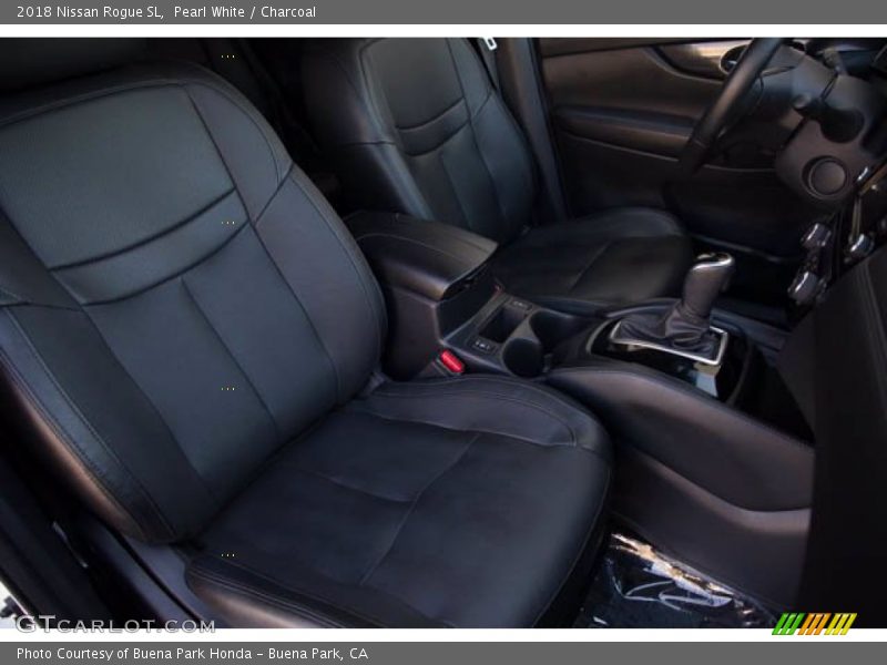 Pearl White / Charcoal 2018 Nissan Rogue SL