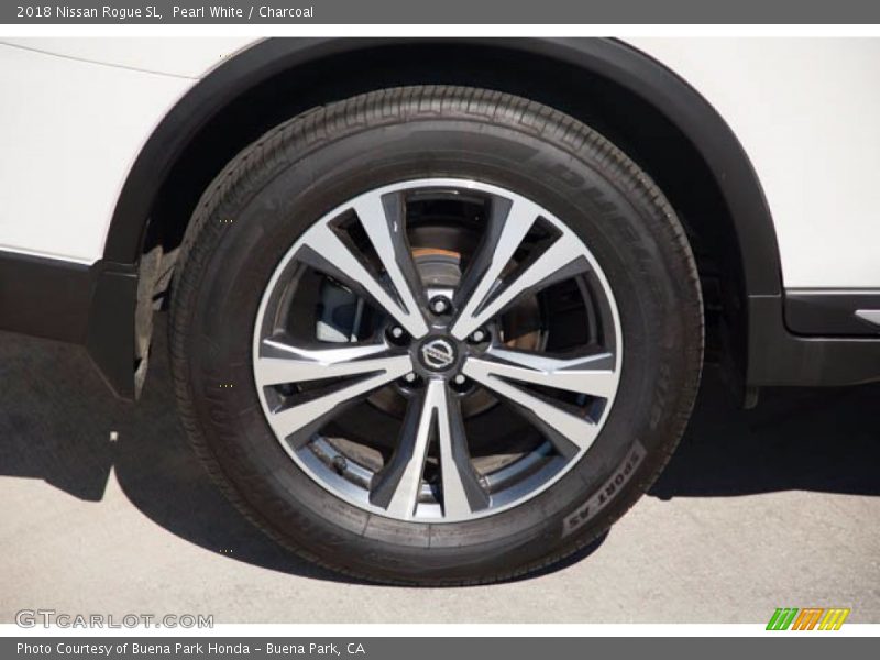 Pearl White / Charcoal 2018 Nissan Rogue SL