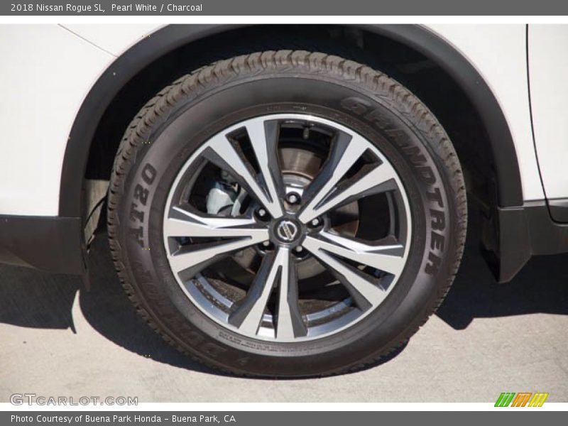 Pearl White / Charcoal 2018 Nissan Rogue SL