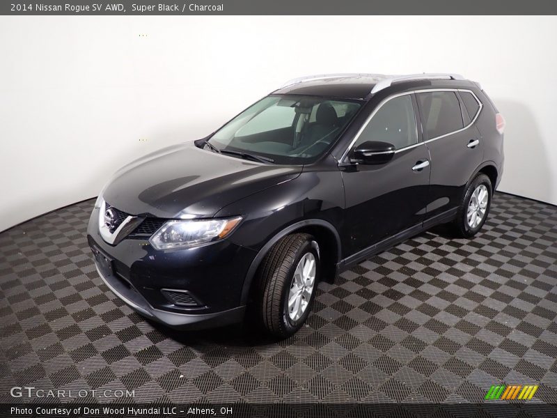 Super Black / Charcoal 2014 Nissan Rogue SV AWD