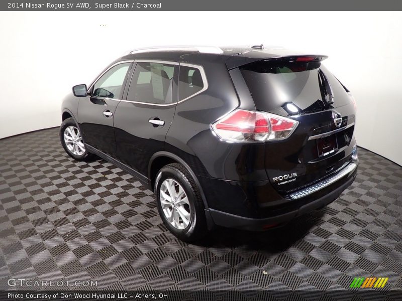 Super Black / Charcoal 2014 Nissan Rogue SV AWD