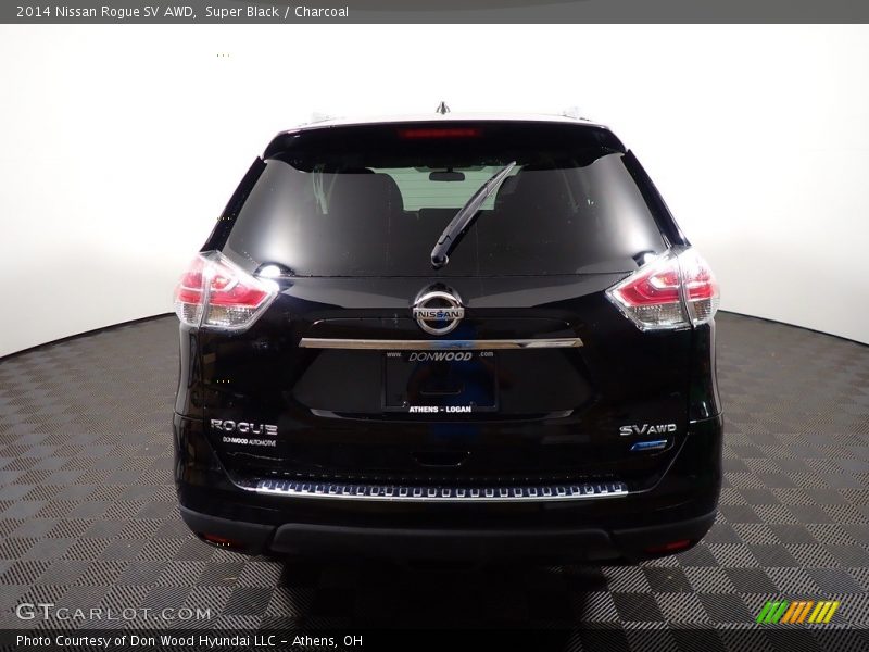 Super Black / Charcoal 2014 Nissan Rogue SV AWD