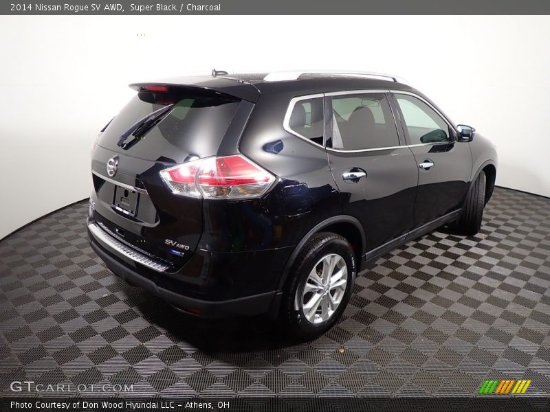 Super Black / Charcoal 2014 Nissan Rogue SV AWD