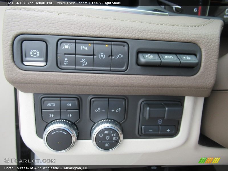 White Frost Tricoat / Teak/­Light Shale 2021 GMC Yukon Denali 4WD