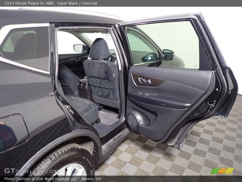 Super Black / Charcoal 2014 Nissan Rogue SV AWD