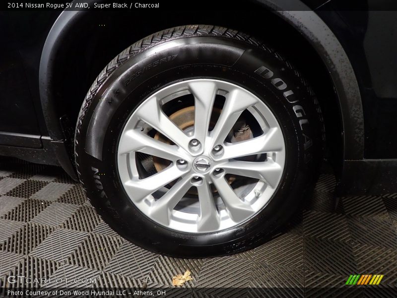 Super Black / Charcoal 2014 Nissan Rogue SV AWD