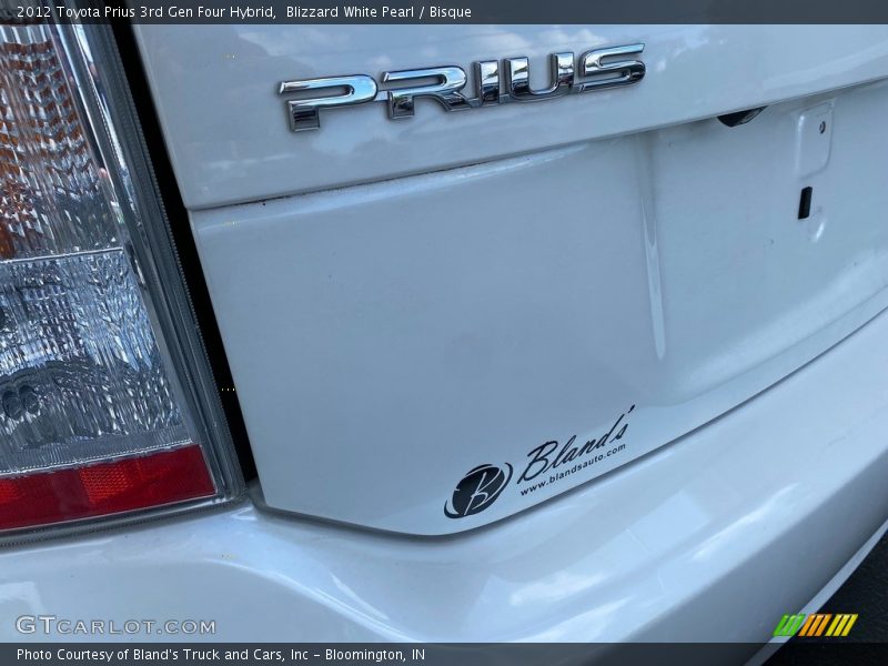 Blizzard White Pearl / Bisque 2012 Toyota Prius 3rd Gen Four Hybrid