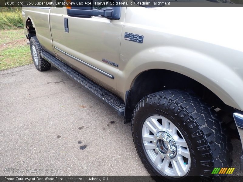 Harvest Gold Metallic / Medium Parchment 2000 Ford F350 Super Duty Lariat Crew Cab 4x4