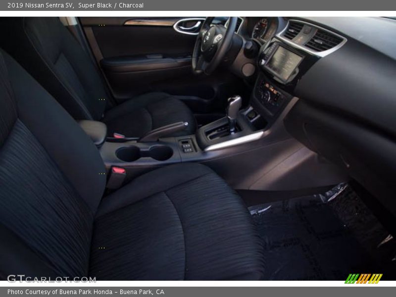 Super Black / Charcoal 2019 Nissan Sentra SV