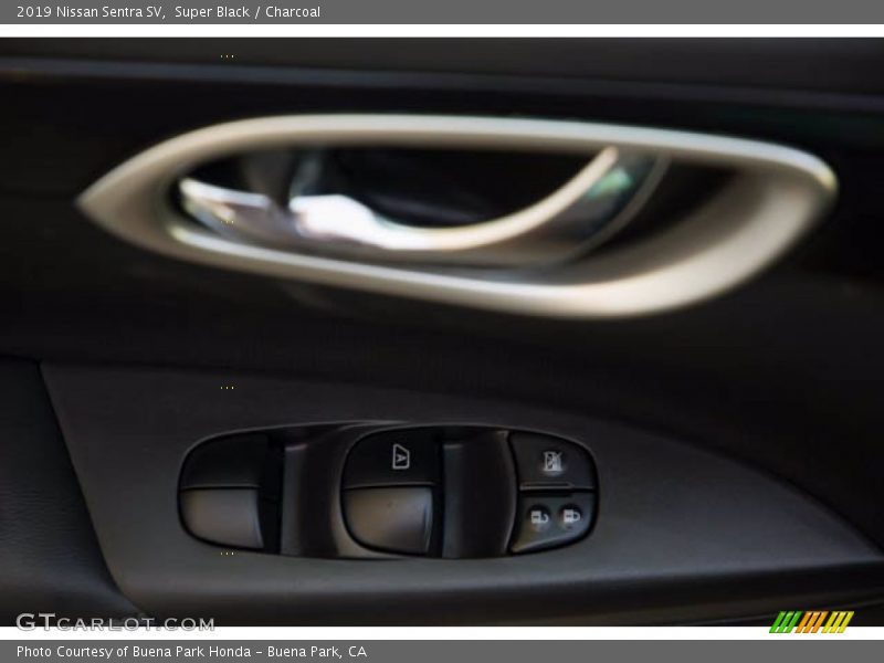 Super Black / Charcoal 2019 Nissan Sentra SV